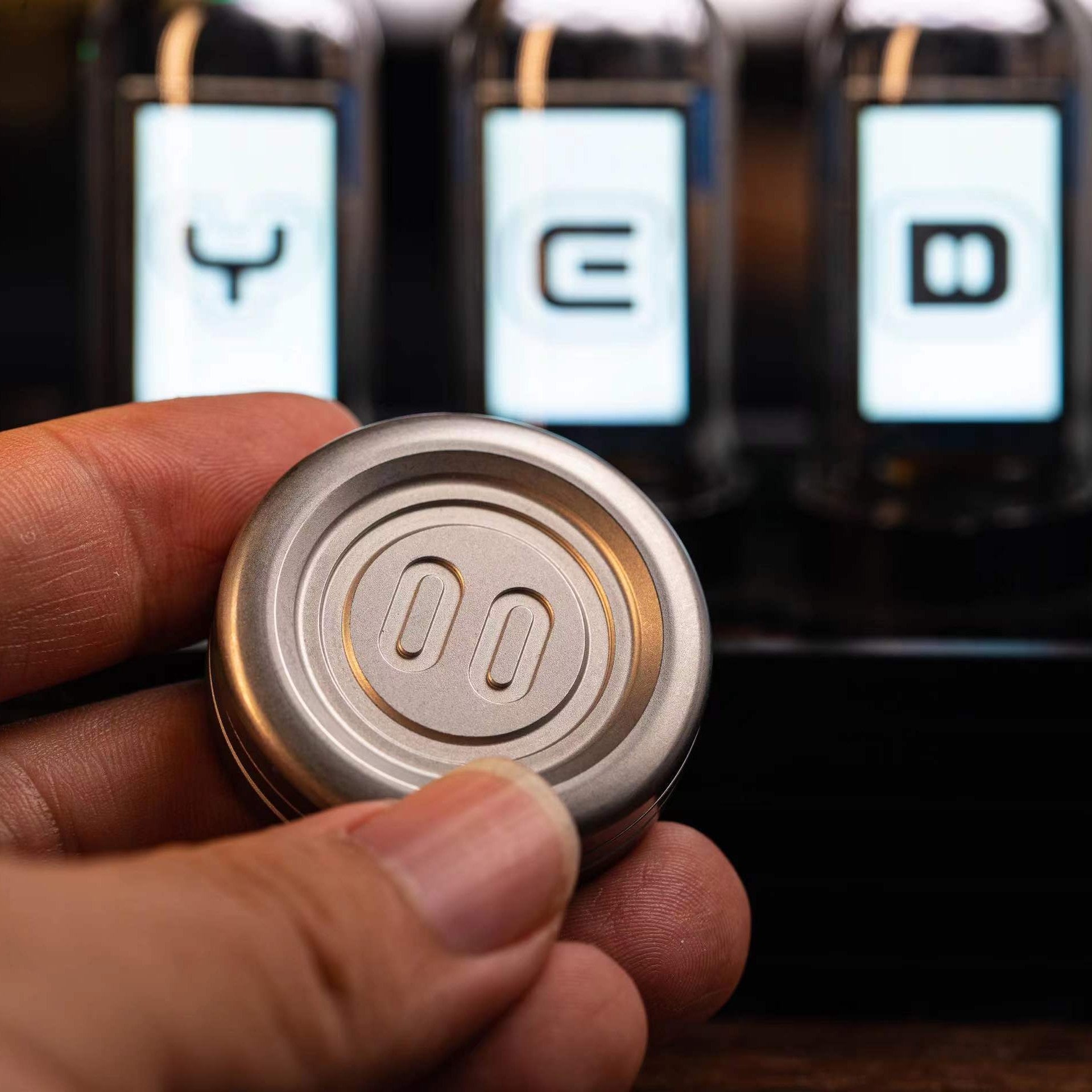 YEDC Pig Coin Haptic Coin Metal EDC Decompression Toy