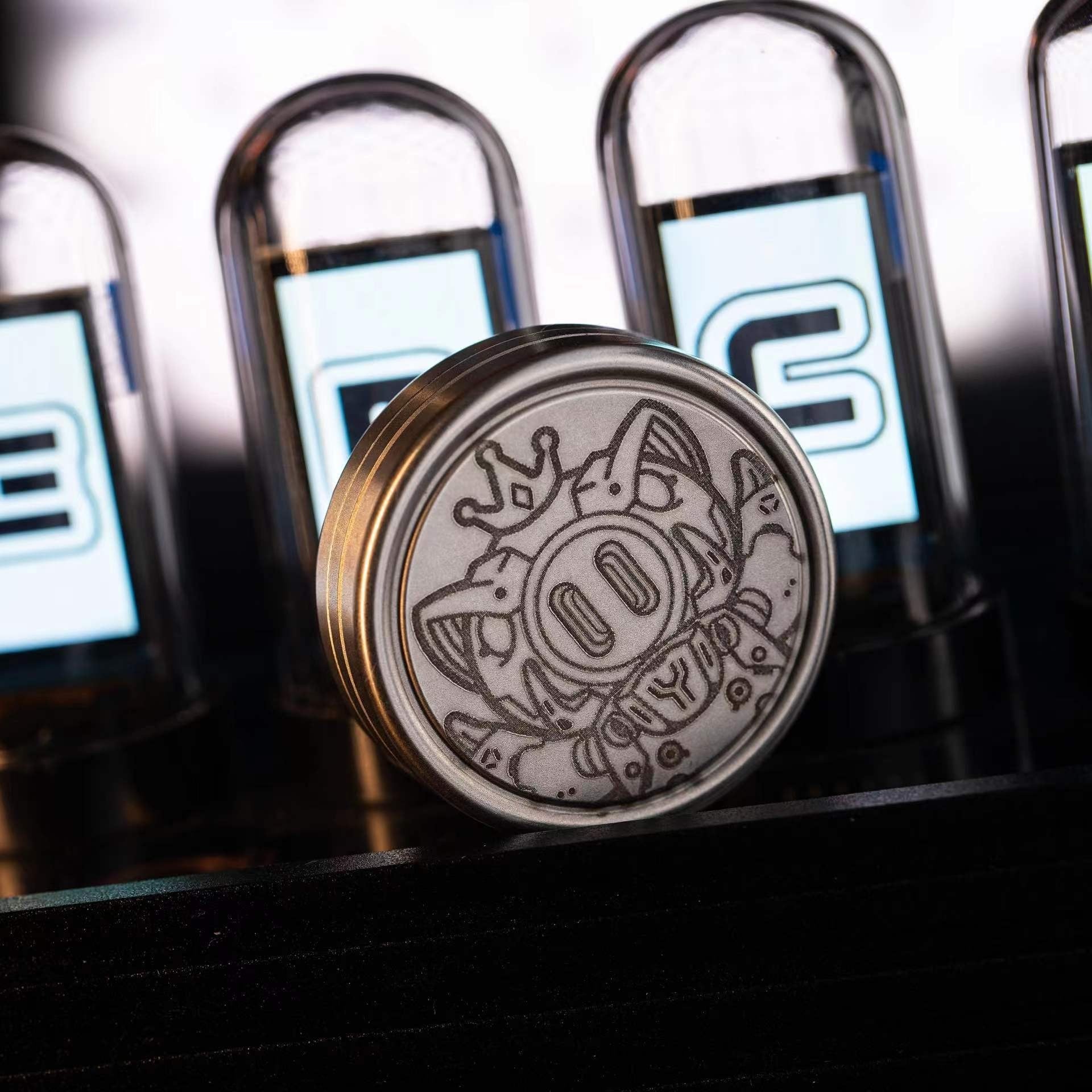 YEDC Pig Coin Haptic Coin Metal EDC Decompression Toy