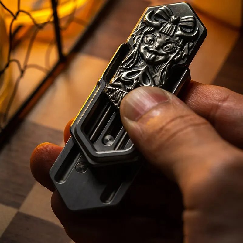 YEDC Poker Lolita Fidget Slider Metal EDC Decompression Toy