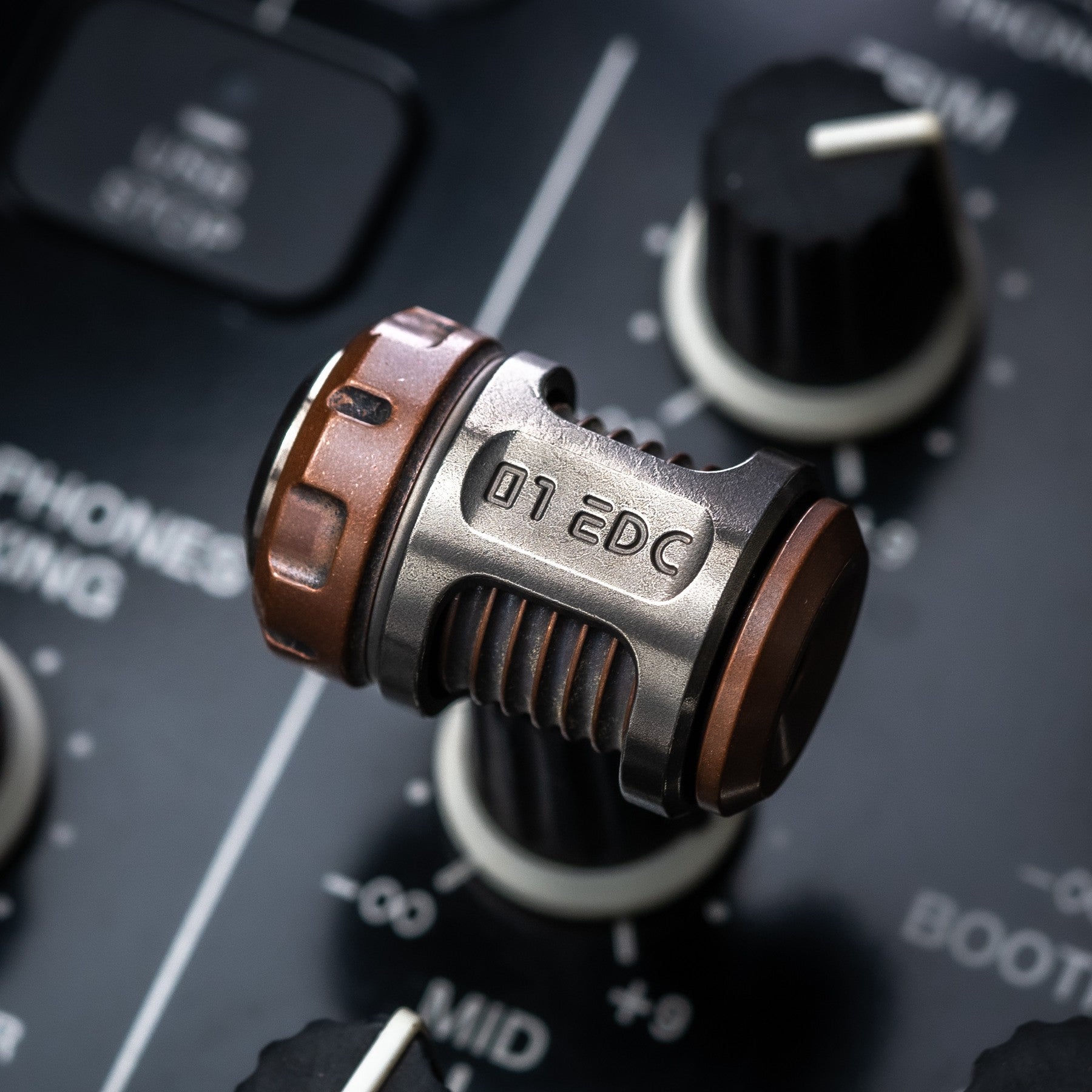 01EDC Time Capsule Knife Bead Fidget Spinner Metal EDC Decompression Toy