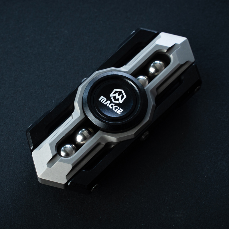 Bar Armored Knight Figet Spinner Decompression Toy