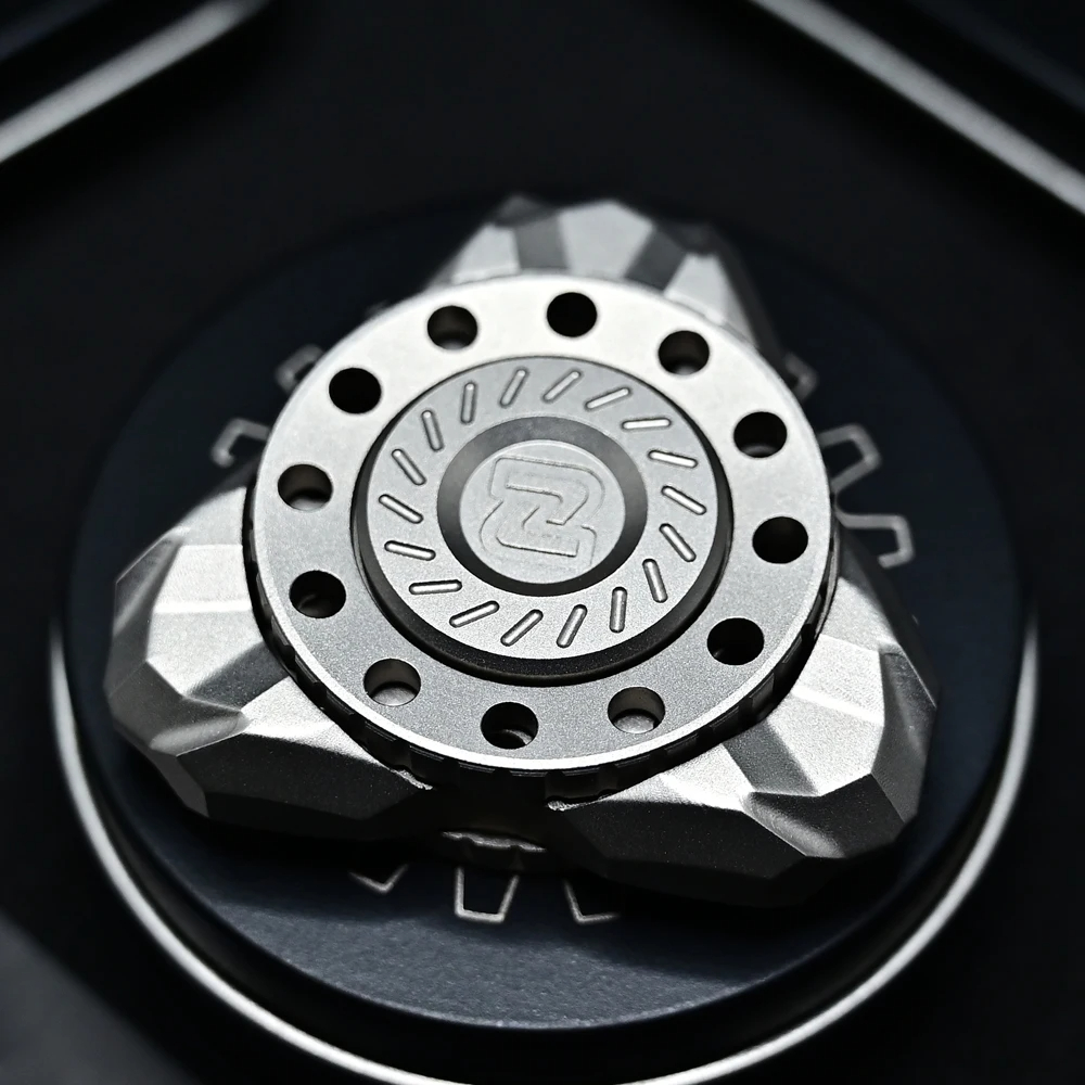 MCZHI Linkage Ghost Tooth Fidget Spinner Metal EDC Decompression Toy