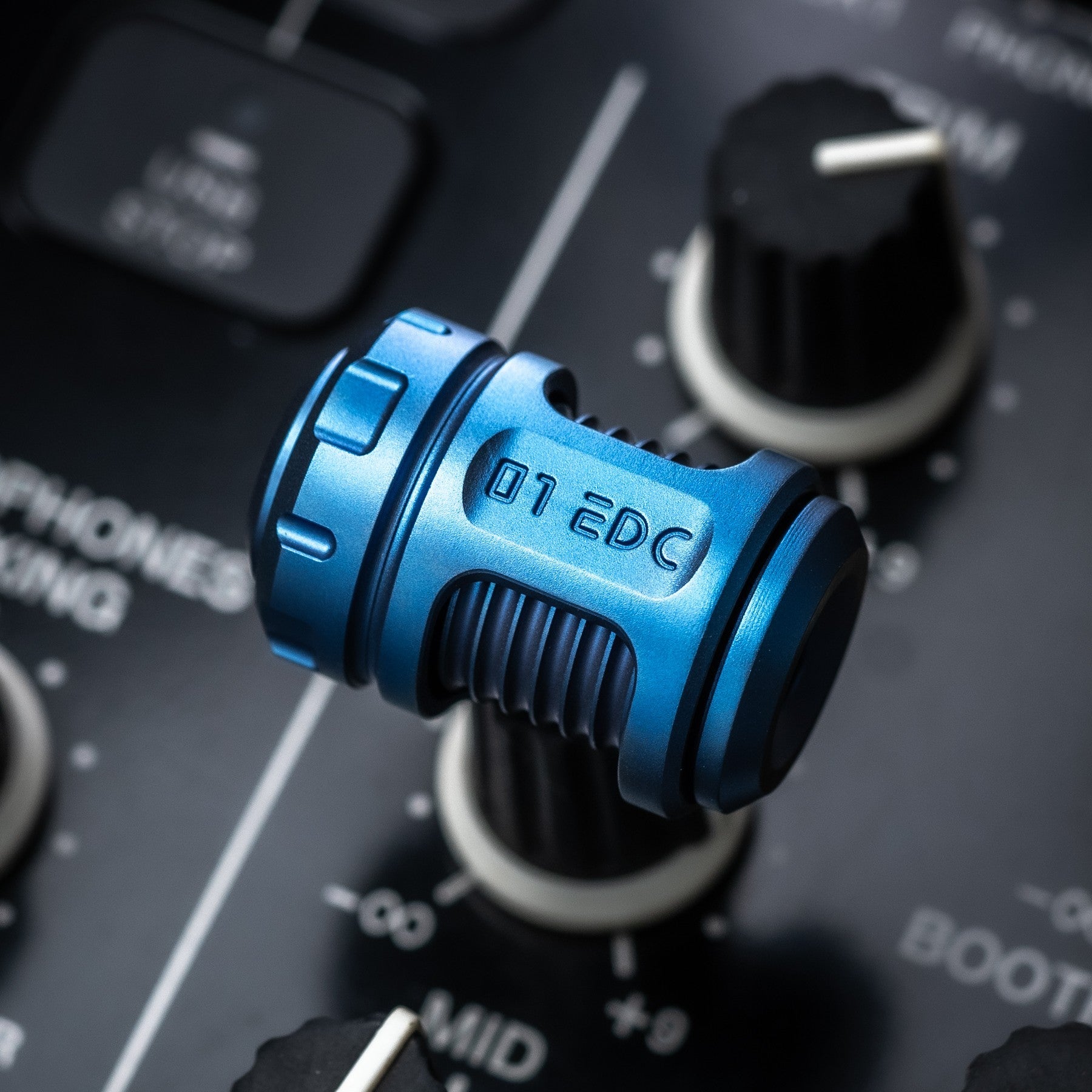 01EDC Time Capsule Knife Bead Fidget Spinner Metal EDC Decompression Toy