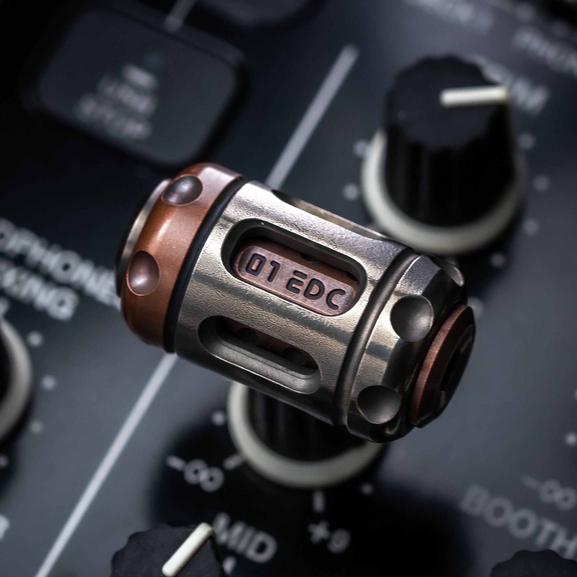 01EDC Time Capsule Knife Bead Fidget Spinner Metal EDC Decompression Toy