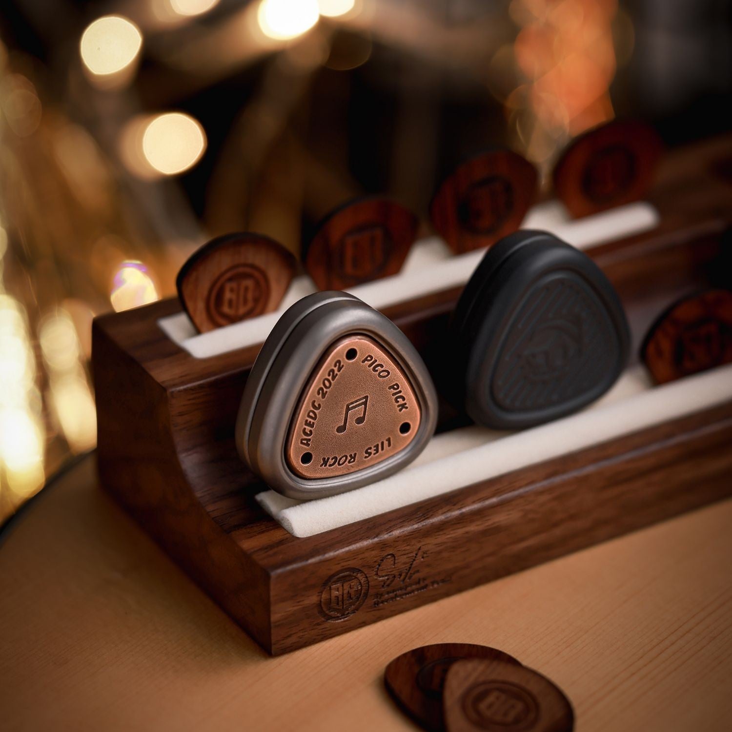 ACEdc Guitar Pico Pick Haptic Coin