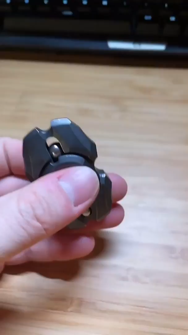 MACKIE EDC Pulse Metal Fidget Spinner