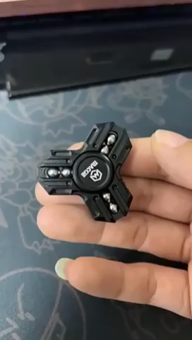 MACKIE EDC Knight Mini Fidget Spinner