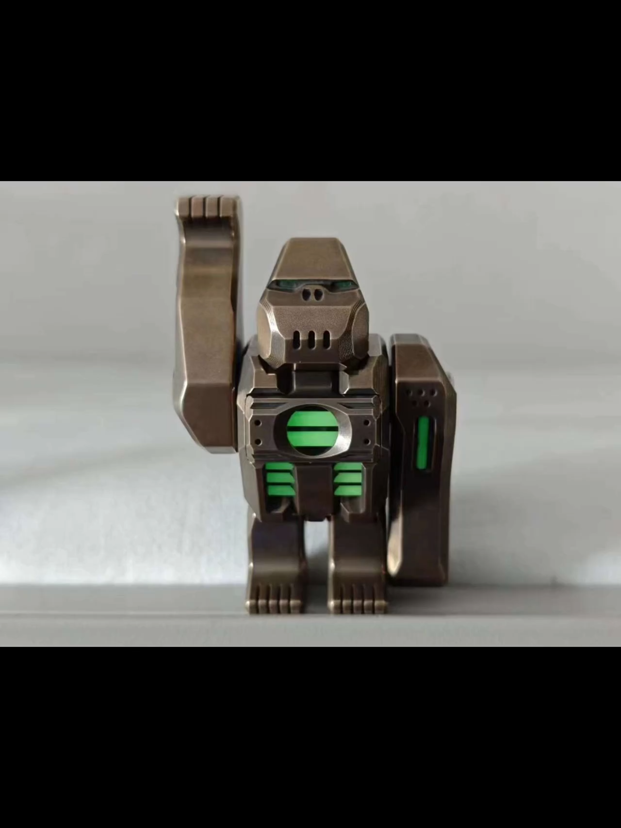 RUISHA Gorilla 1.0 Robot Ornament EDC Desktop Display Stand Stress Relief Toys
