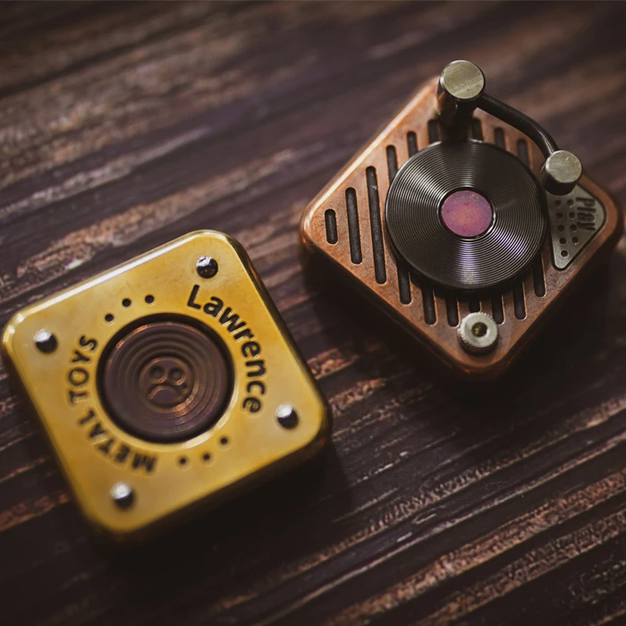 Metal Toys Dz. Vinyl Play Record Player Fidget Spinner EDC Decompression Toy