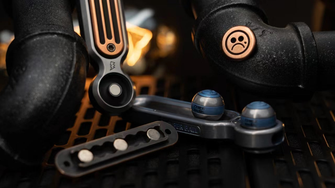 Metal Toys Dz. Cyber Ball Bounce Push Slider Fidget Toy Bead Spinner