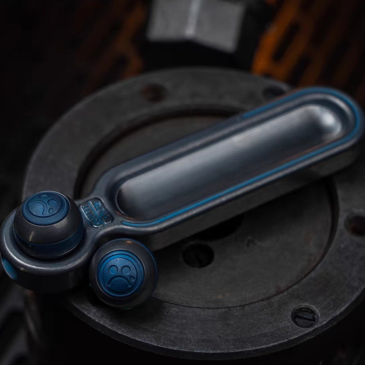 Metal Toys Dz. Cyber Ball Bounce Push Slider Fidget Toy Bead Spinner