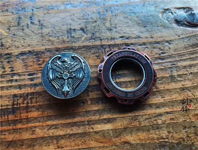 Triangulation Hawk Fidget Spinner Ring Spinner