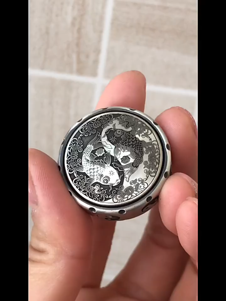 Triangulation Yin-Yang Pisces Fidget Spinner