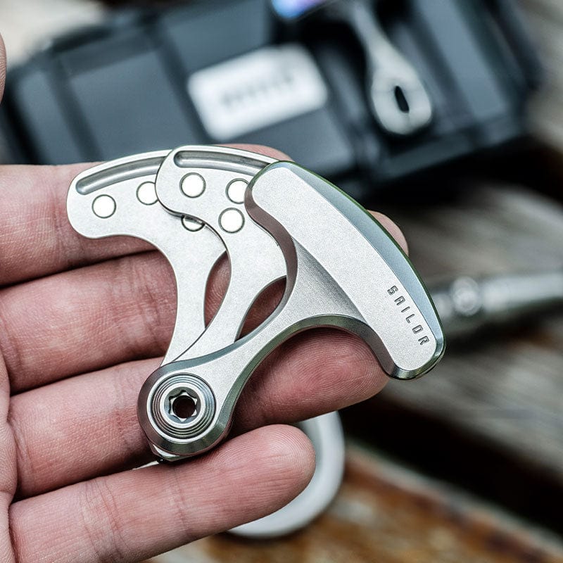 AMMO Sailor Fidget Slider Knuckle Duster