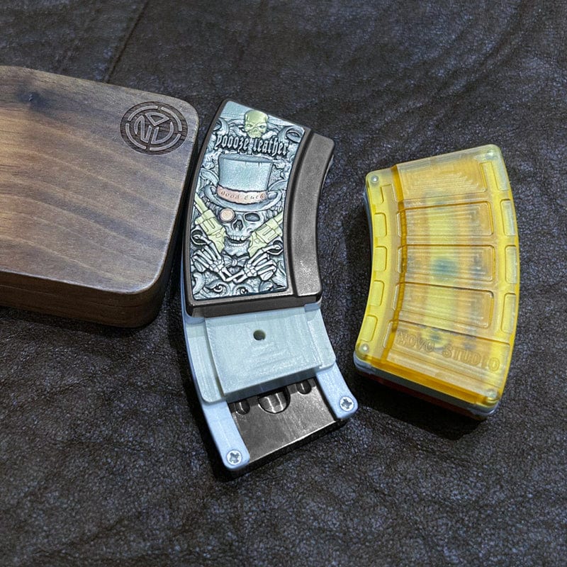 Novo studio Box Magazine Fidget Slider