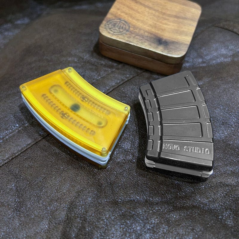 Novo studio Box Magazine Fidget Slider