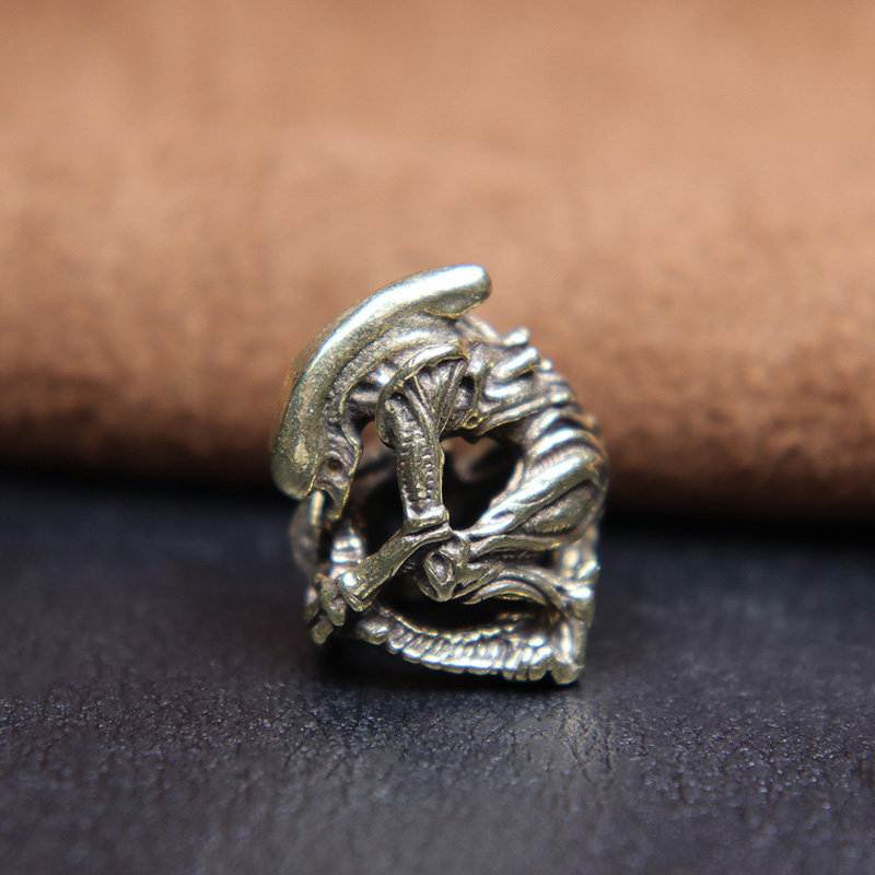 Alien Figurines Black Brass Paracord Knife Beads DIY Woven Lanyard  Pendant Jewelry Accessories EDC Outdoor Charms for Bracelets