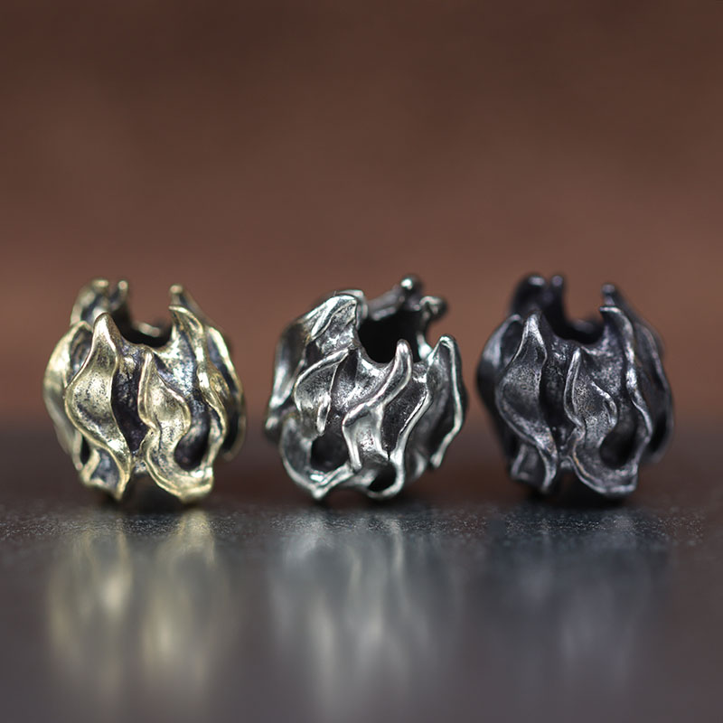 2pcs 4mm Hole Little Flame Shape Brass Knife Beads EDC Outdoor DIY Paracord Accessories Lanyard Pendants Flashlight Hangings