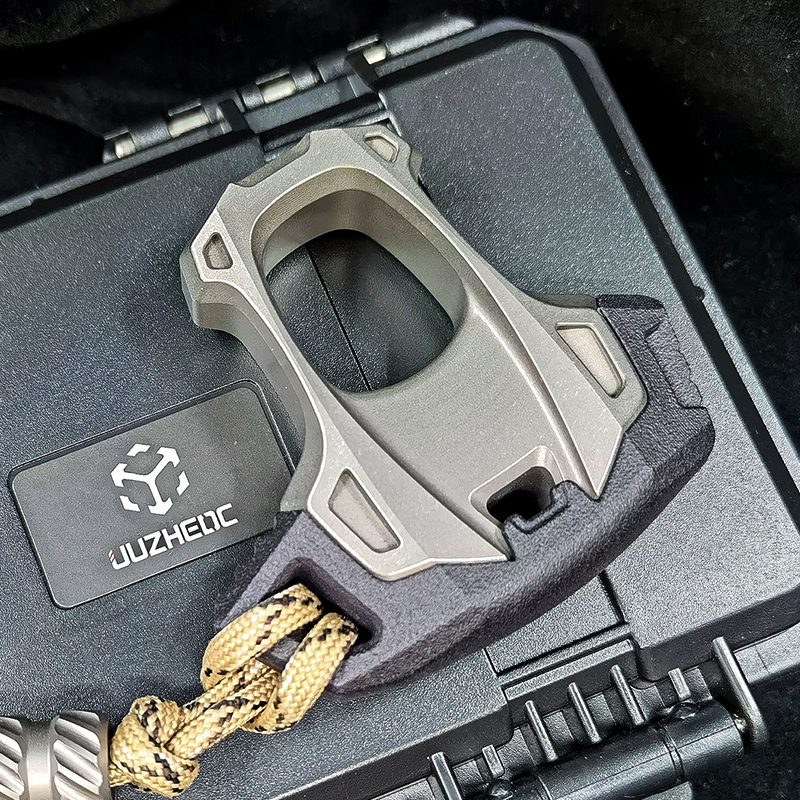 JUZHEDC Titanium Alloy Single Knuckles Window Breaker