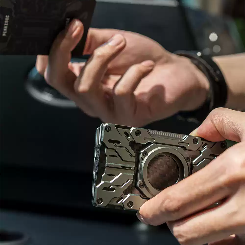 Multifunctional magnetic metal card holder