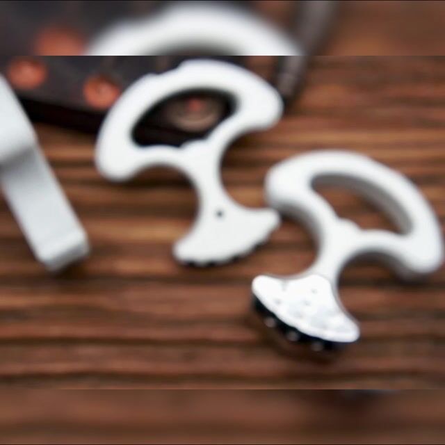 Iron Triangle Crusader Knuckle Duster Multi Tool