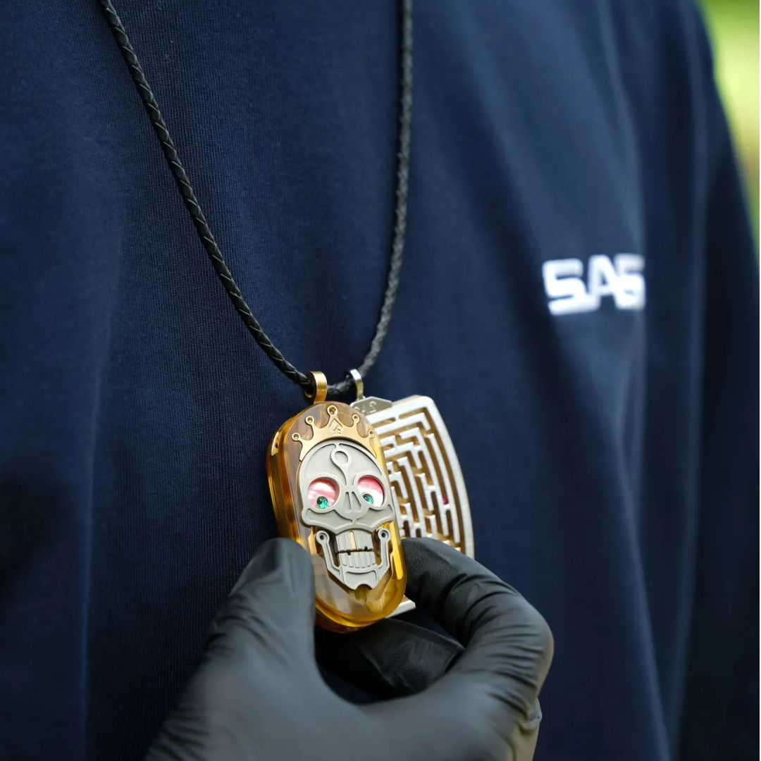 SAS Studio Spades King Fidget Slider