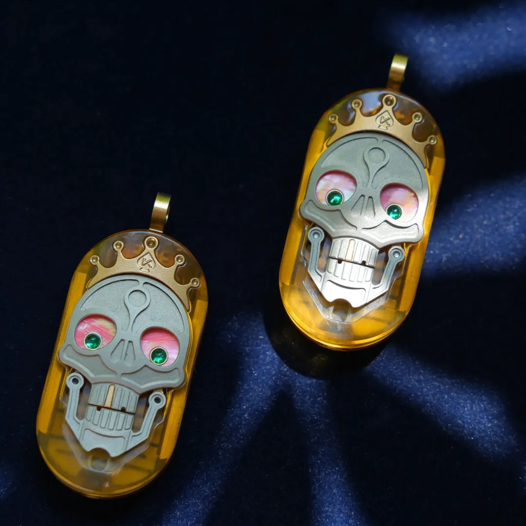 SAS Studio Spades King Fidget Slider