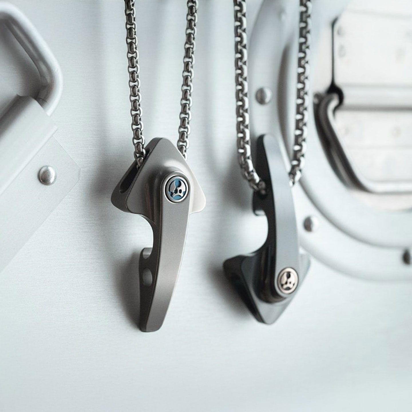 LAUTIE Pointer Pendant Portable Bottle Opener