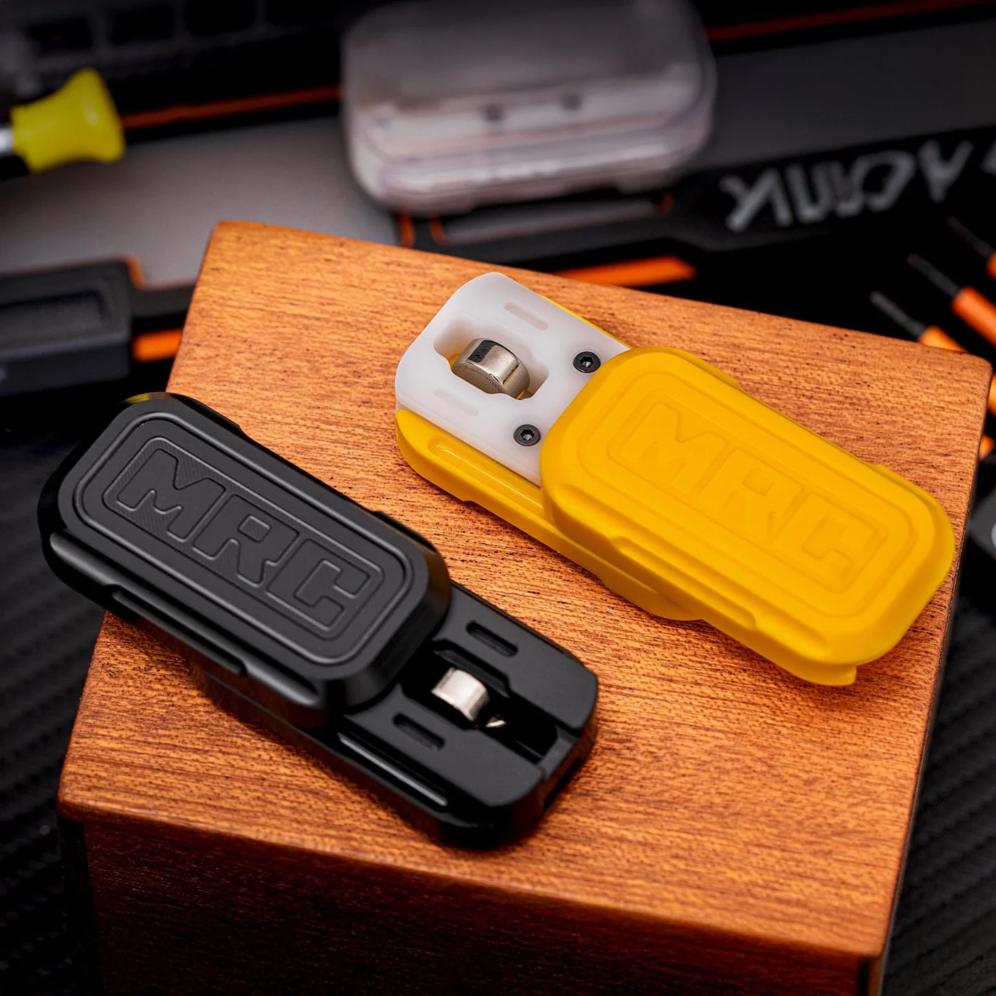 JUZHEDC Magnetic Resonance Cabin Fidget Slider