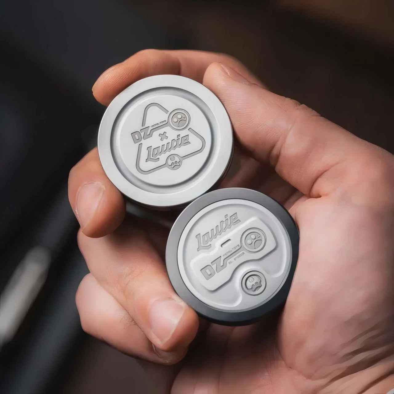 LAUTIE x Metal Toys DZ Co-Branded “Showhand” Pocket Haptic Coin