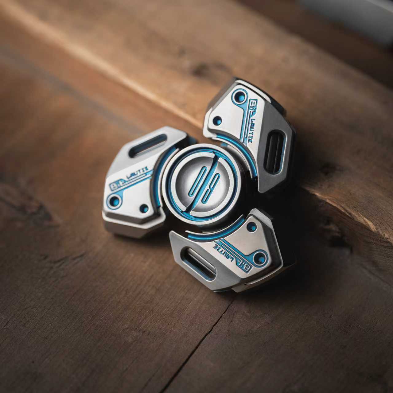 LAUTIE Bit-09-Ti Fidget Spinner