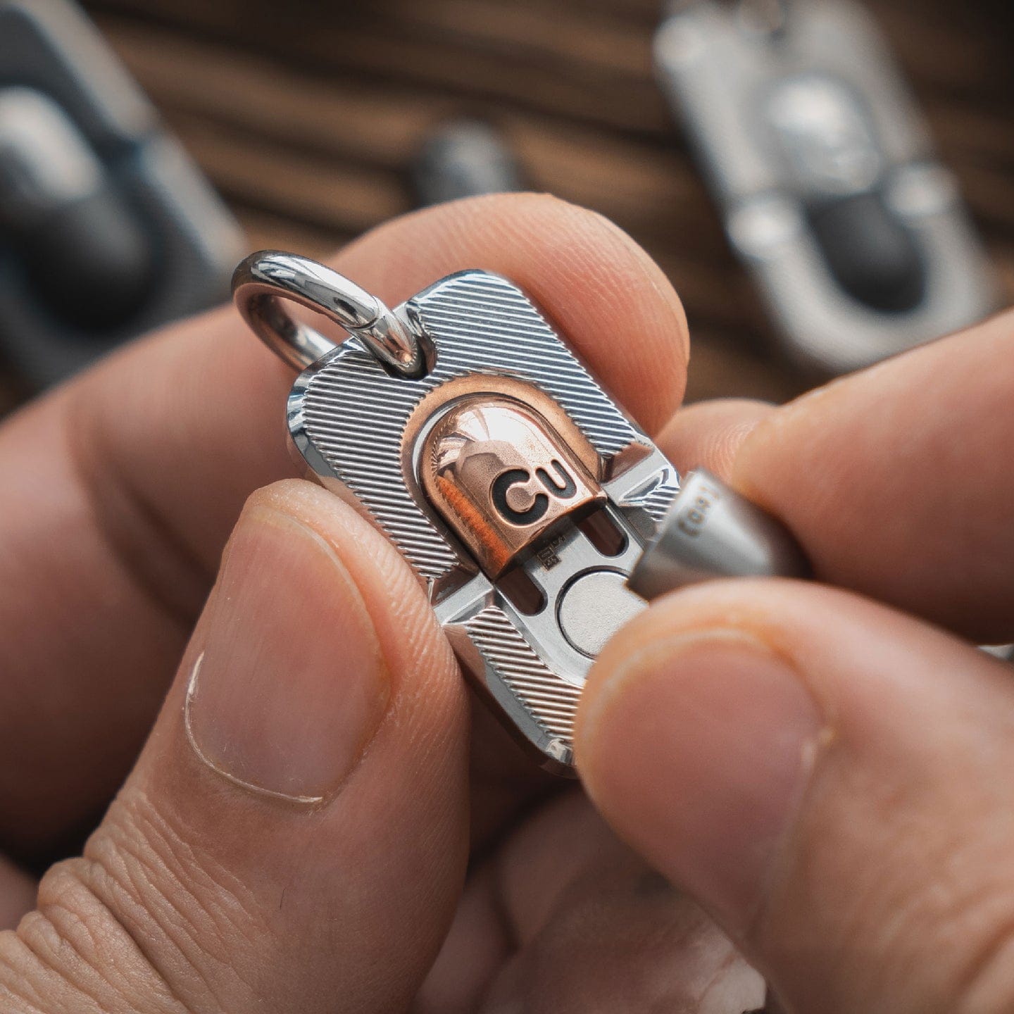 LAUTIE Capsule Pendant